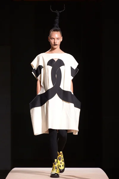 Look 4